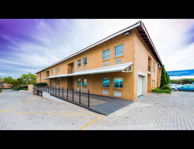 2,300M² OFFICE TO LET IN MIDRIDGE PARK